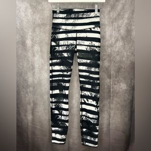 Lululemon Black White Shady Palms High Times 7/8 High Rise Leggings | Sz 4